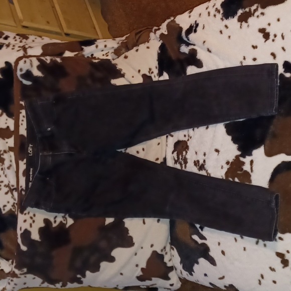 LOFT, CURVY SKINNY, SIZE 27/4.  CHARCOLE IN COLOR. - Picture 1 of 6